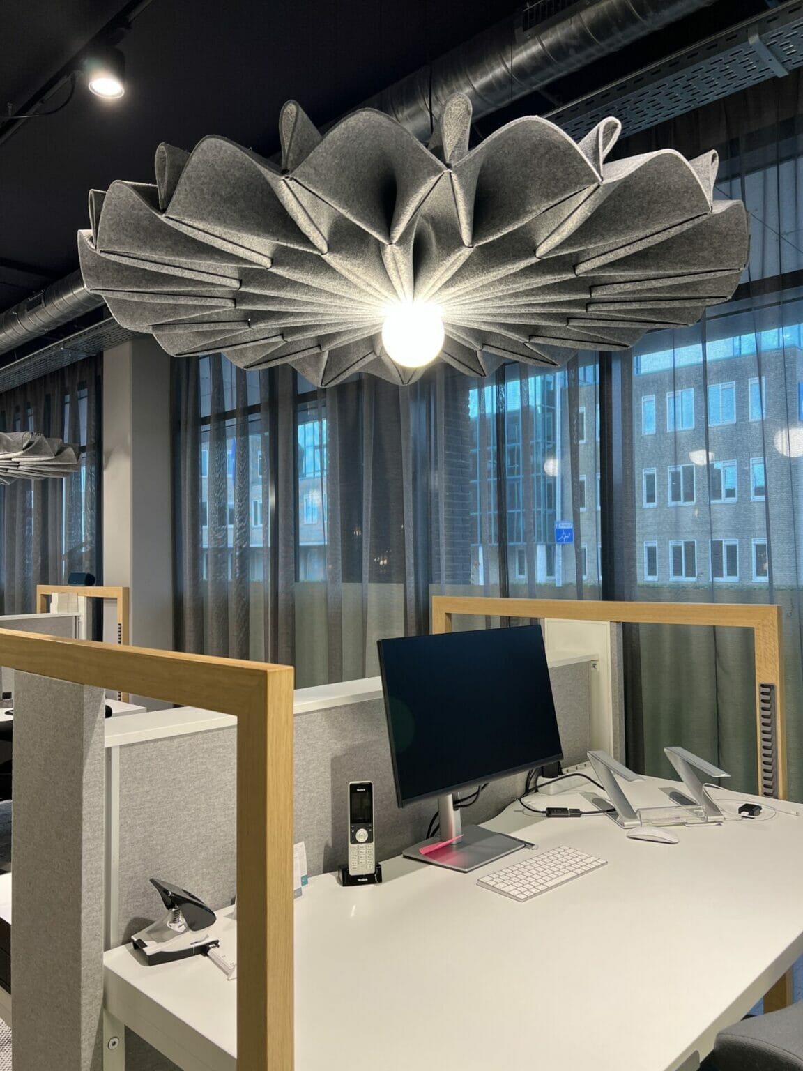 GlobalFacilities kantoorinterieur Buzzy space hanglamp