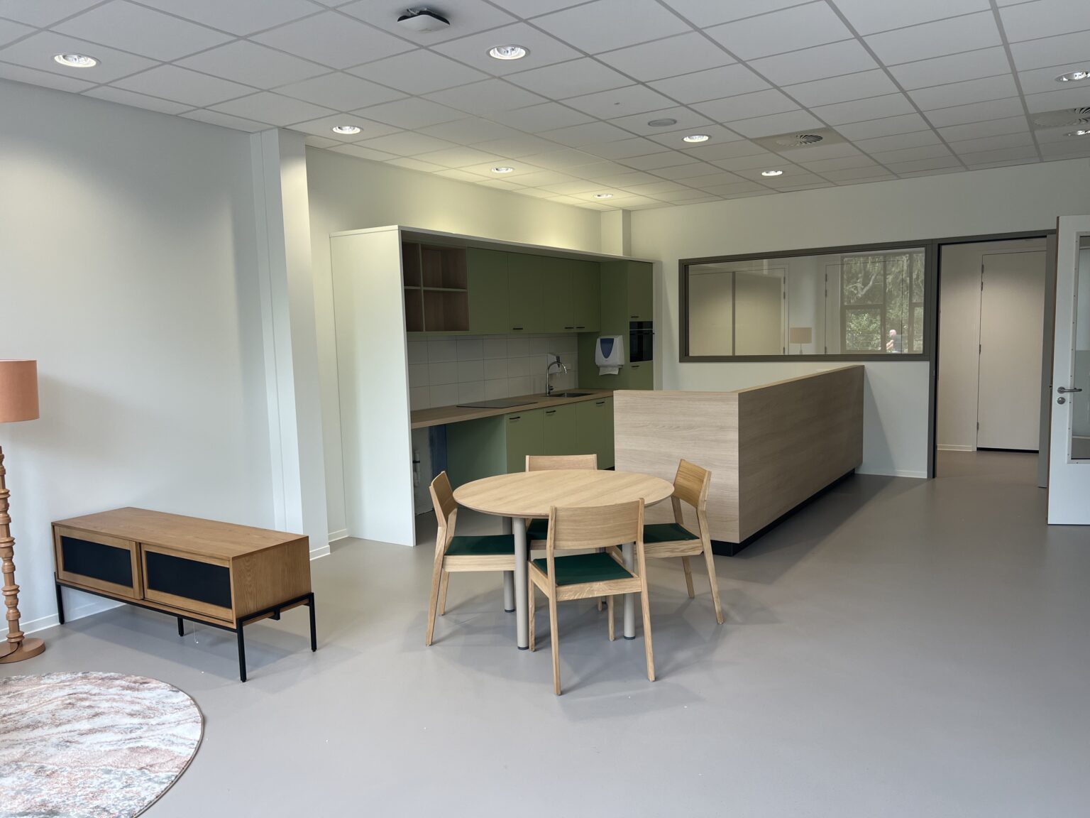Yulius onderwijs interieur school keuken woonkamer