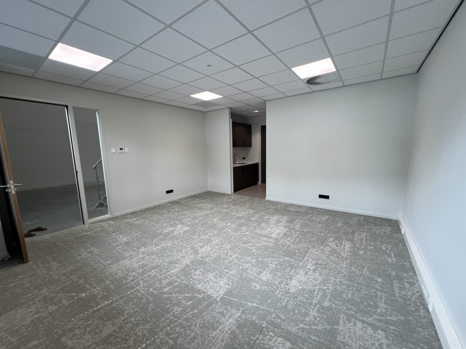 Ecustraat 69 te huur verlaagd plafond + ledverlichting