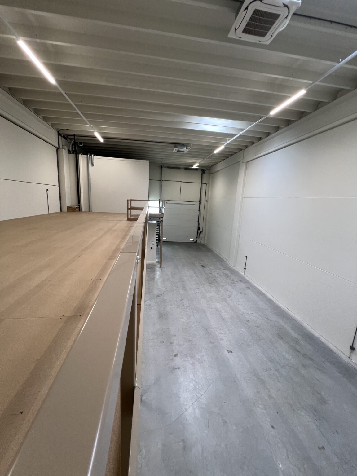 Ecustraat 69 te huur entresol 500Kg m2